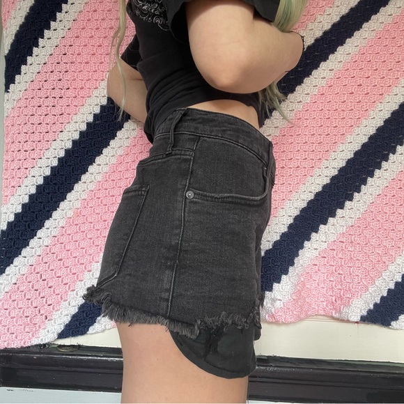 Mossimo High rise black jean shorts size 6 - Picture 2 of 6